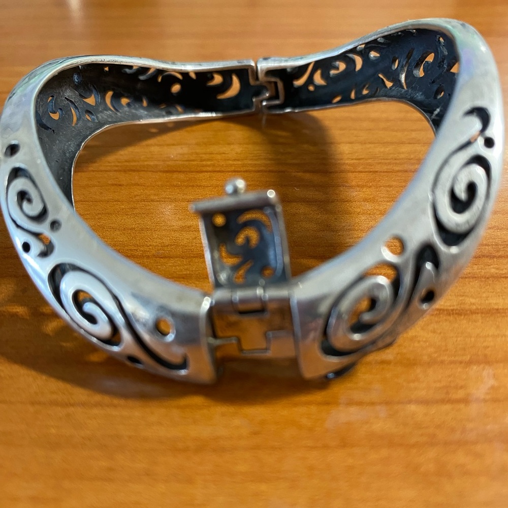 Intricate Patterned Hinged Silver Bracelet With U… - image 5
